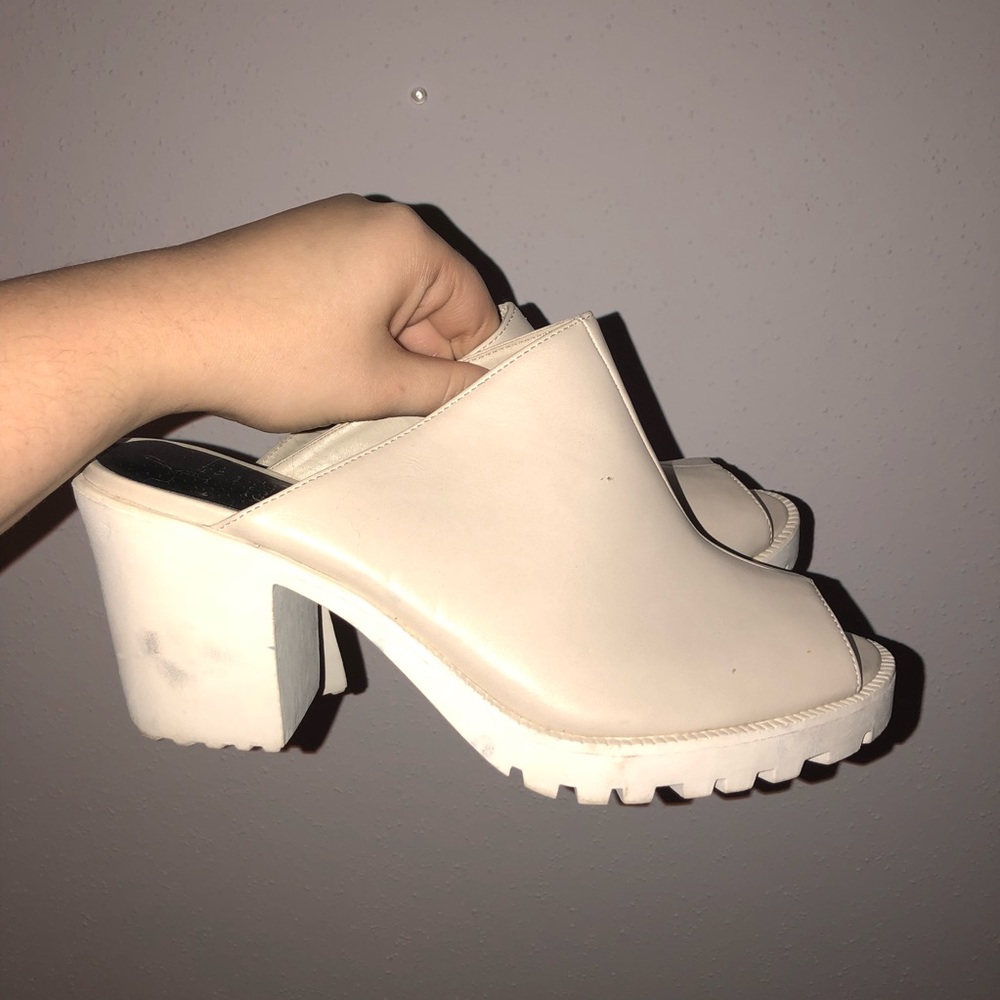 Tan Platforms